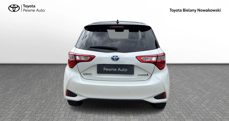 Toyota Yaris cena 67900 przebieg: 89056, rok produkcji 2018 z Ryn małe 254